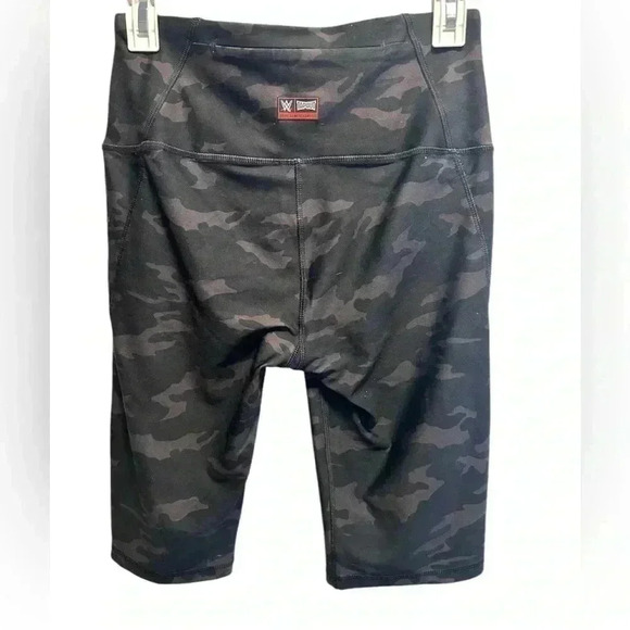 NWOT TAPOUT BLACK GRAY CAMOUFLAGE BIKER SHORT LEGGINGS - Picture 2 of 3